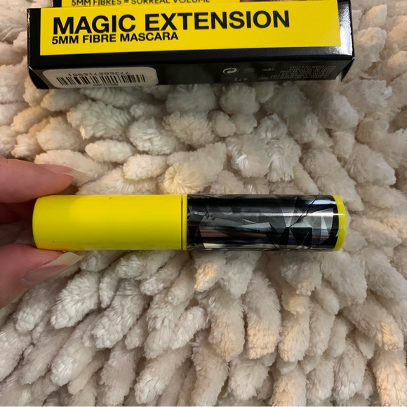MAC Mini travel Size Magic Extension Mascara Extensive Black - Picture 5 of 9